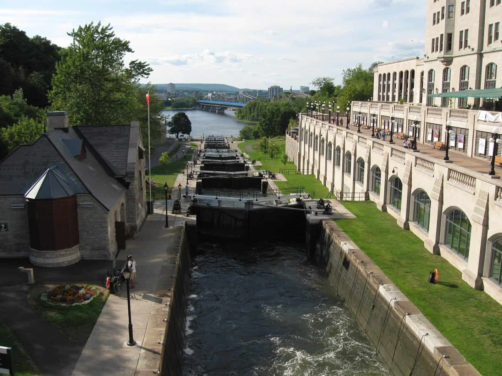 Royal Ottawa attractions - Royal Ottawa Attractions: A Complete Guide to Canada's Capital The Rideau Canal in Ottawa, Canada.