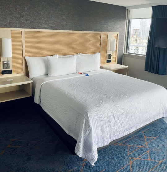 Room in Blue Horizon Hotel in Vancouver, Canada