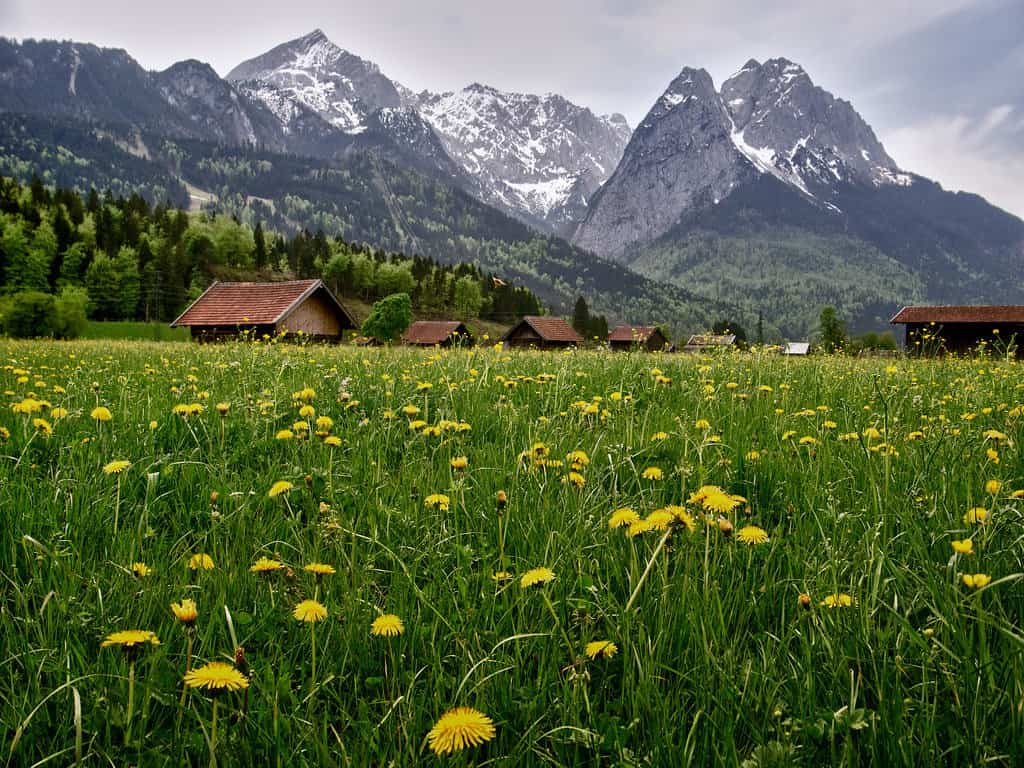 Hiking Zugspitze - Hiking Zugspitze, Germany's Highest Peak Germany's highest peak - Zugspitze